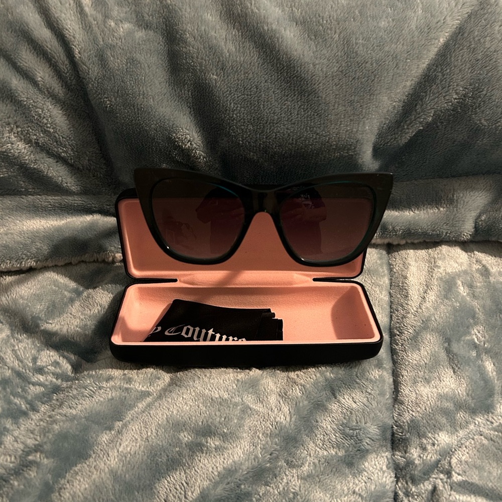 Juicy Couture Black Cat-Eye Sunglasses